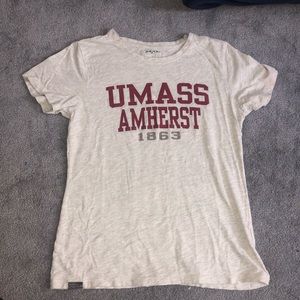 UMASS AMHERST t shirt